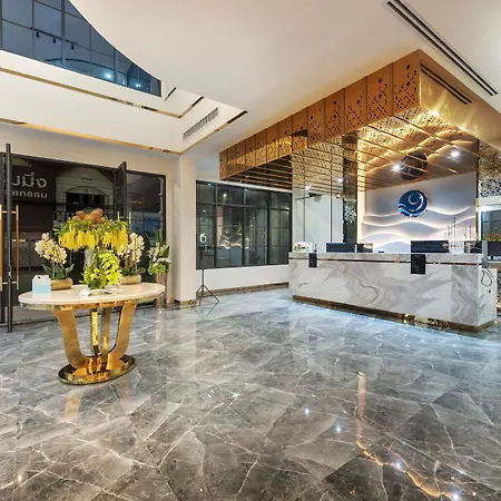 โรงแรมไนน์ริเวอร์