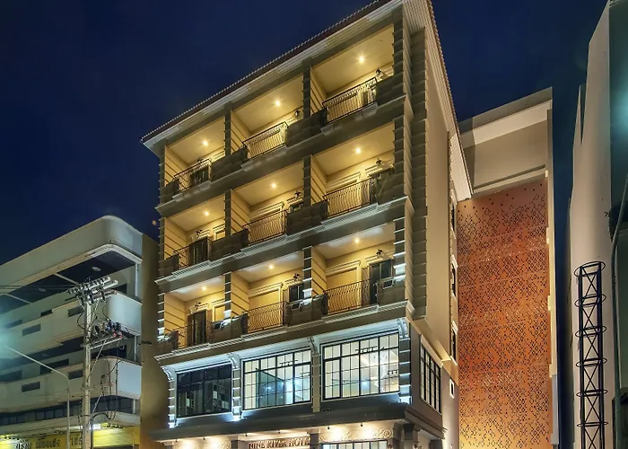 โรงแรม Nine River